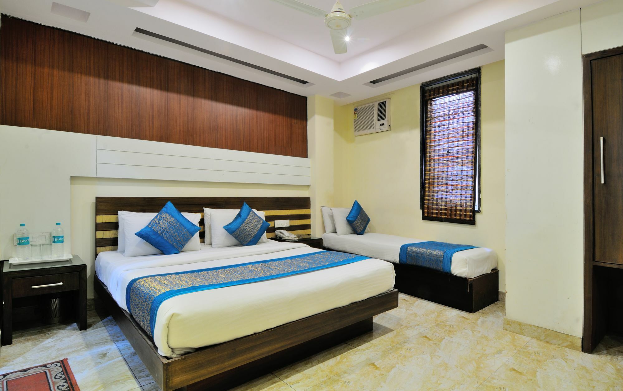 Hotel Gold Star Inn Neu-Delhi Exterior foto
