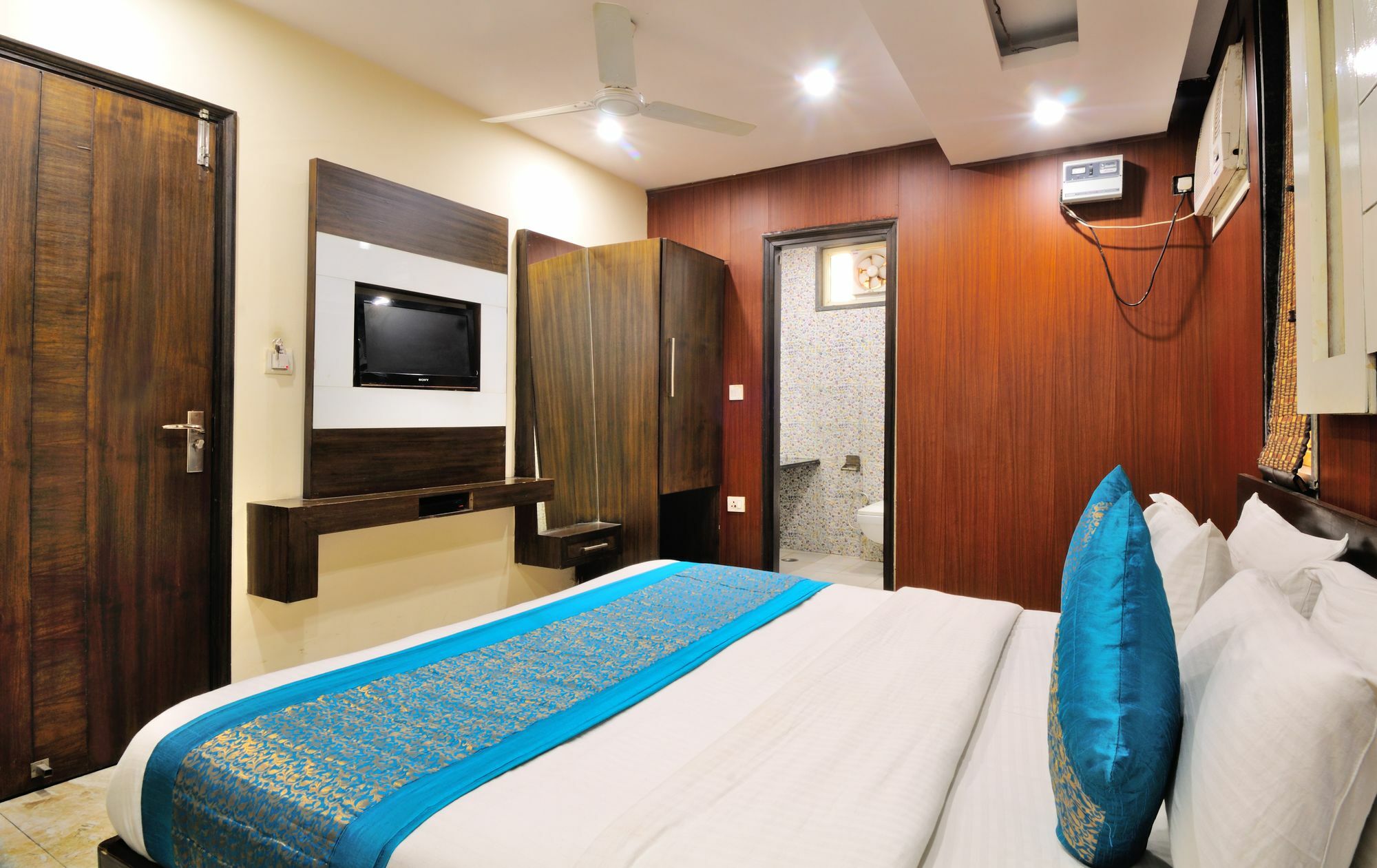 Hotel Gold Star Inn Neu-Delhi Exterior foto