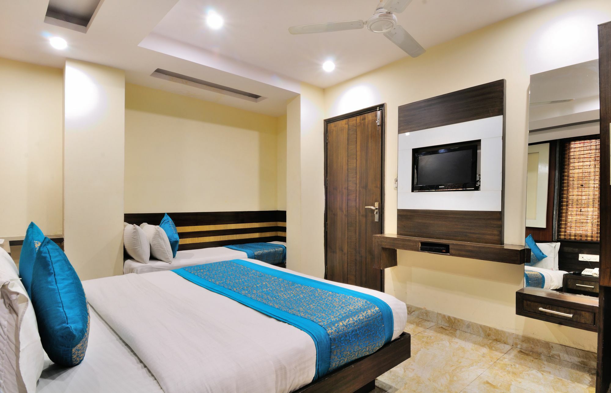 Hotel Gold Star Inn Neu-Delhi Exterior foto